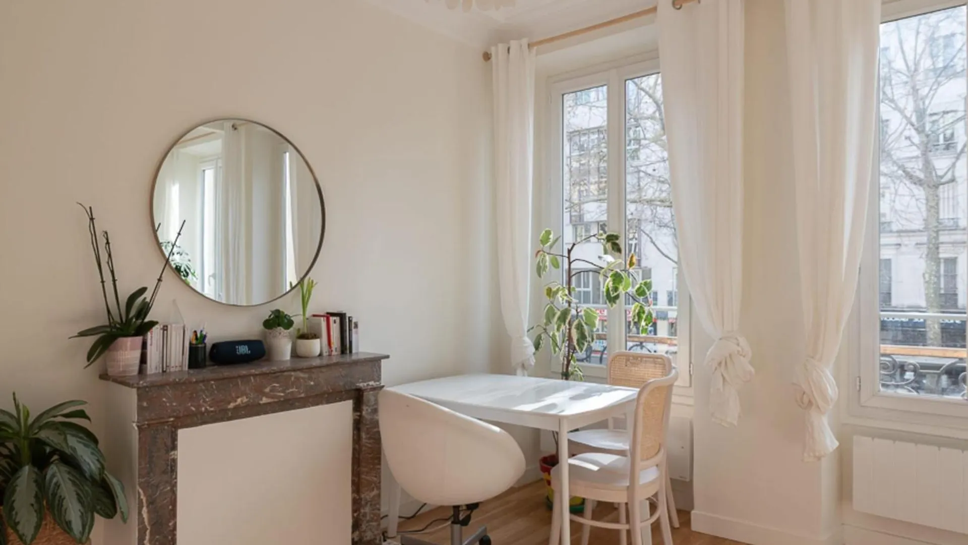 Luxury Cocoon In 11th Apartment Paris